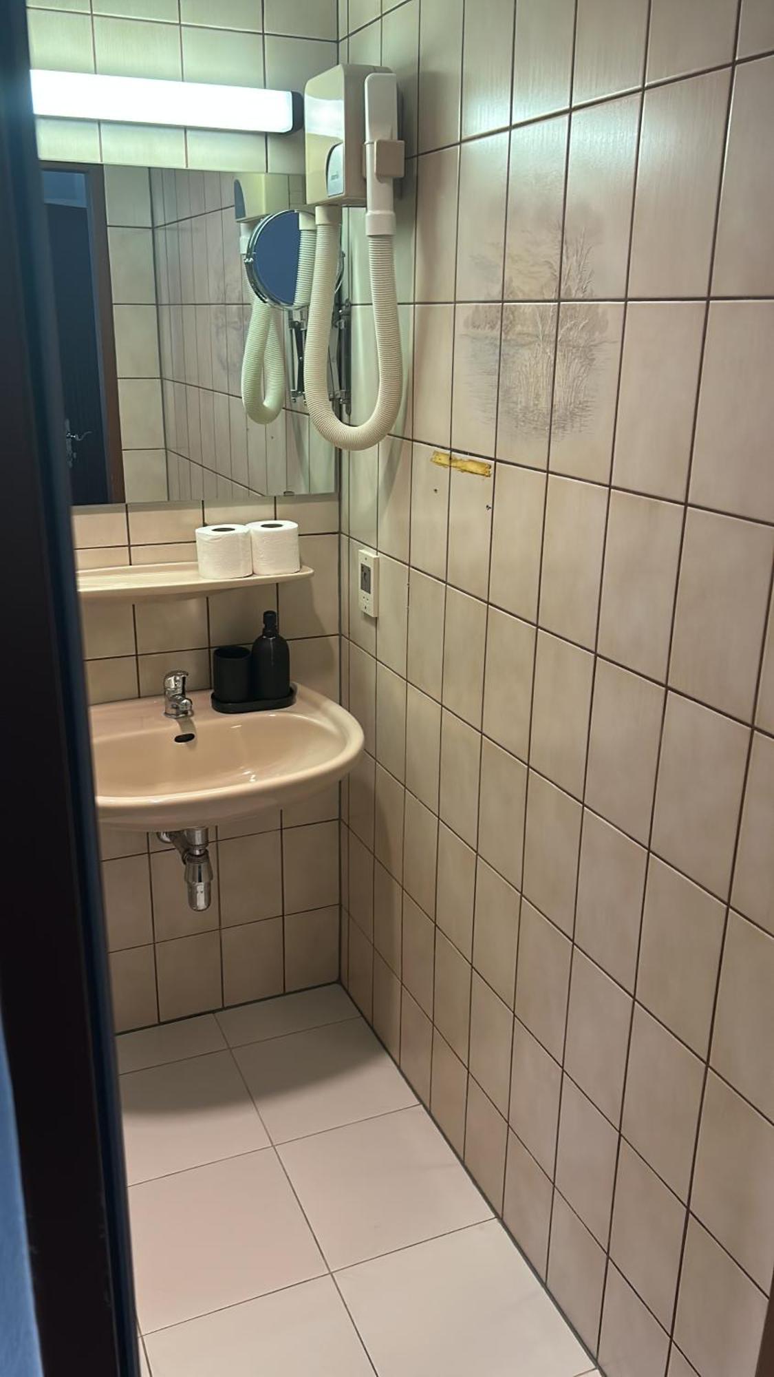 Self-Check-In Hotel Adlon Vienne Extérieur photo
