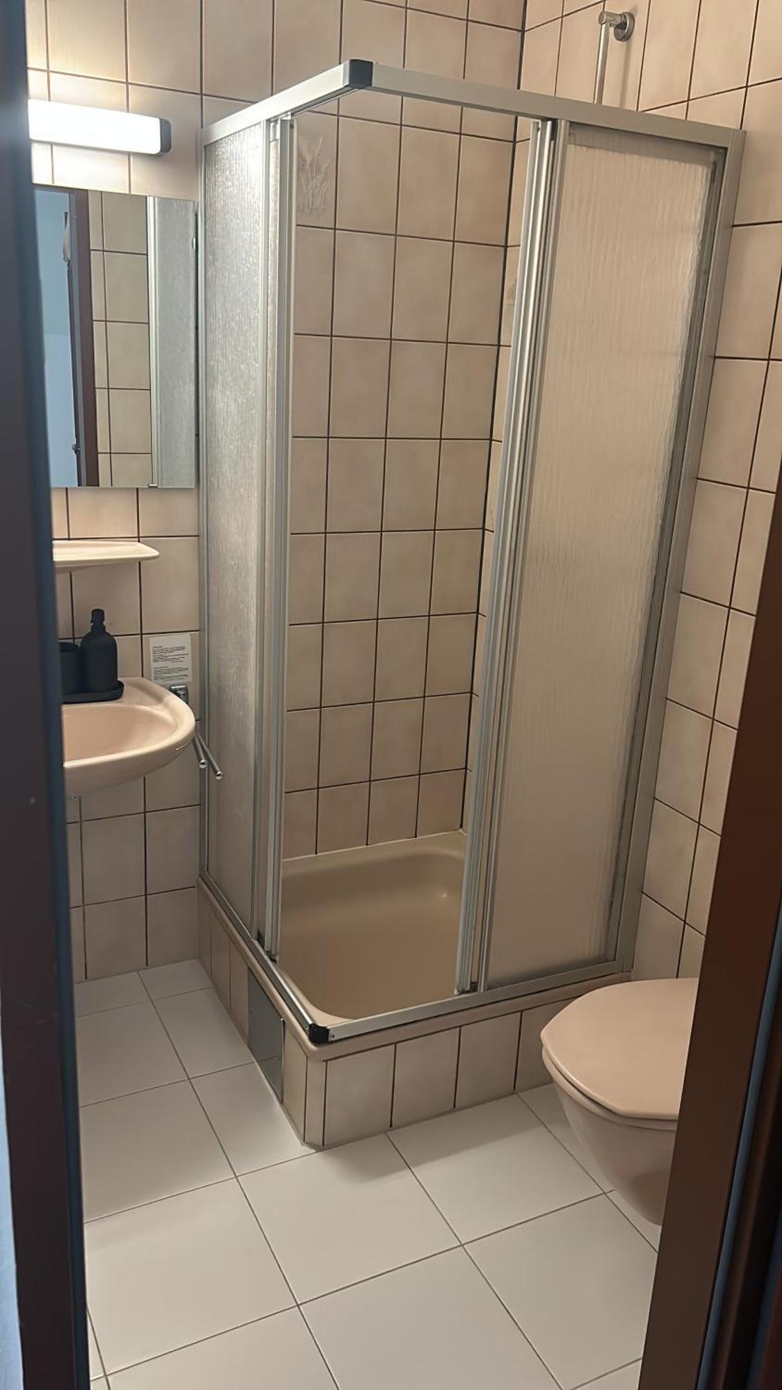 Self-Check-In Hotel Adlon Vienne Extérieur photo